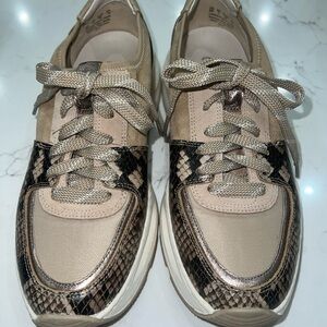 Women's Beige Snake-Texture Lace-Up Sneakers
